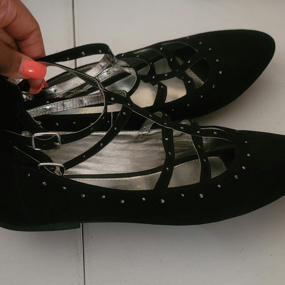 Shoes - Picture 2 of 3